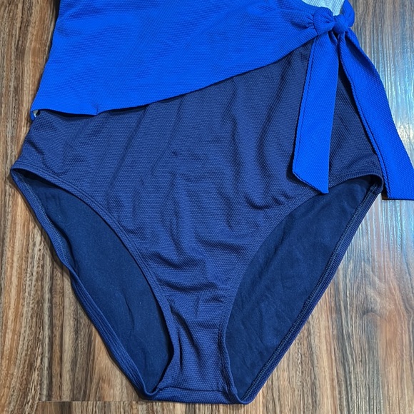 Tommy Bahama Island Cays Colorblock One Piece - Picture 8 of 14